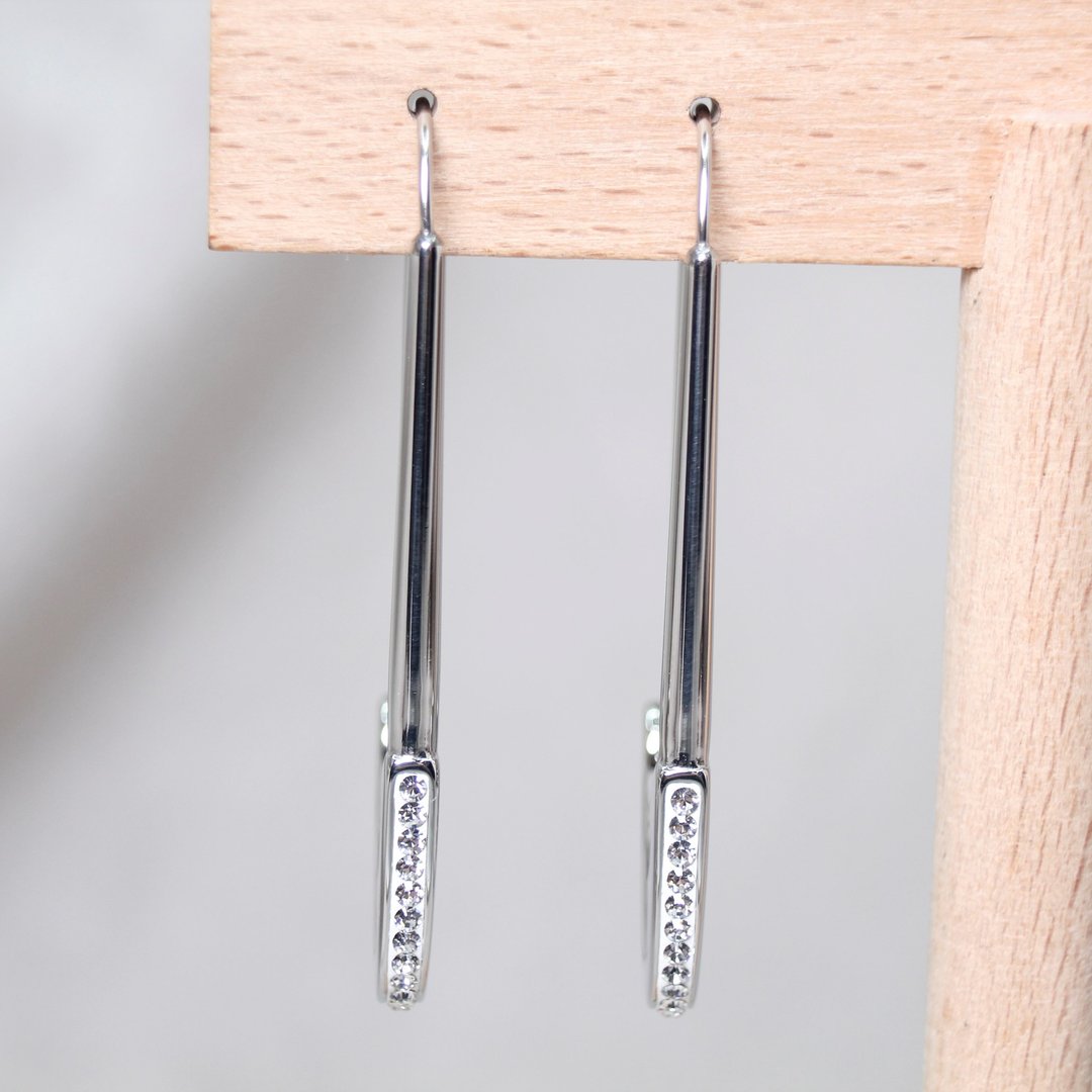 【SWS饰品】别针造型镶钻耳环。医疗钢耳环 - 耳环/耳夹 - 其他金属 银色
