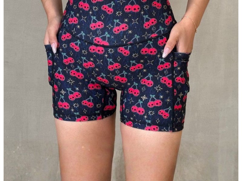 【SILVERWIND】邪恶樱桃印花高强紧身裤速干跑步健身瑜伽短裤 - 女装运动裤 - 环保材料 多色