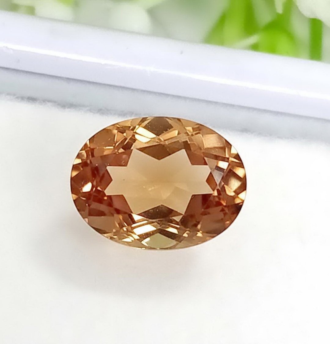 天然托帕石 9 x 7 毫米，适合赠礼或生日戒指。 - 其他 - 宝石 金色