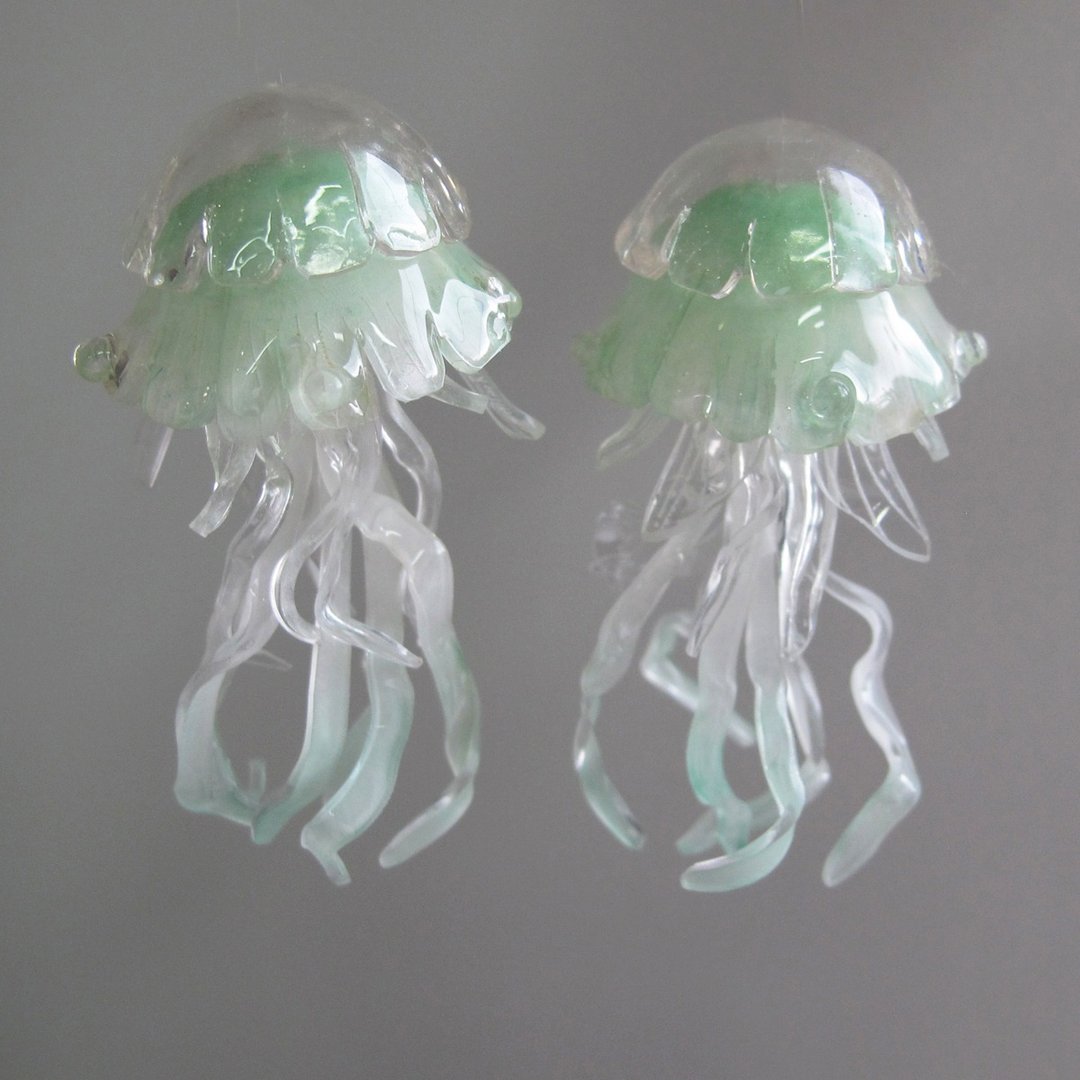 HAND MADE Jellyfish Earrings 水母耳环 浅绿 005 - 耳环/耳夹 - 防水材质 绿色