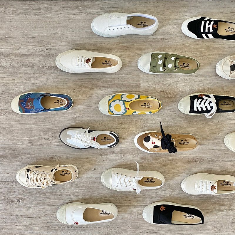 【一套穿搭】新年限定福袋 黑白与印花共舞 2双精选女鞋 - 女款休闲鞋 - 棉．麻 多色