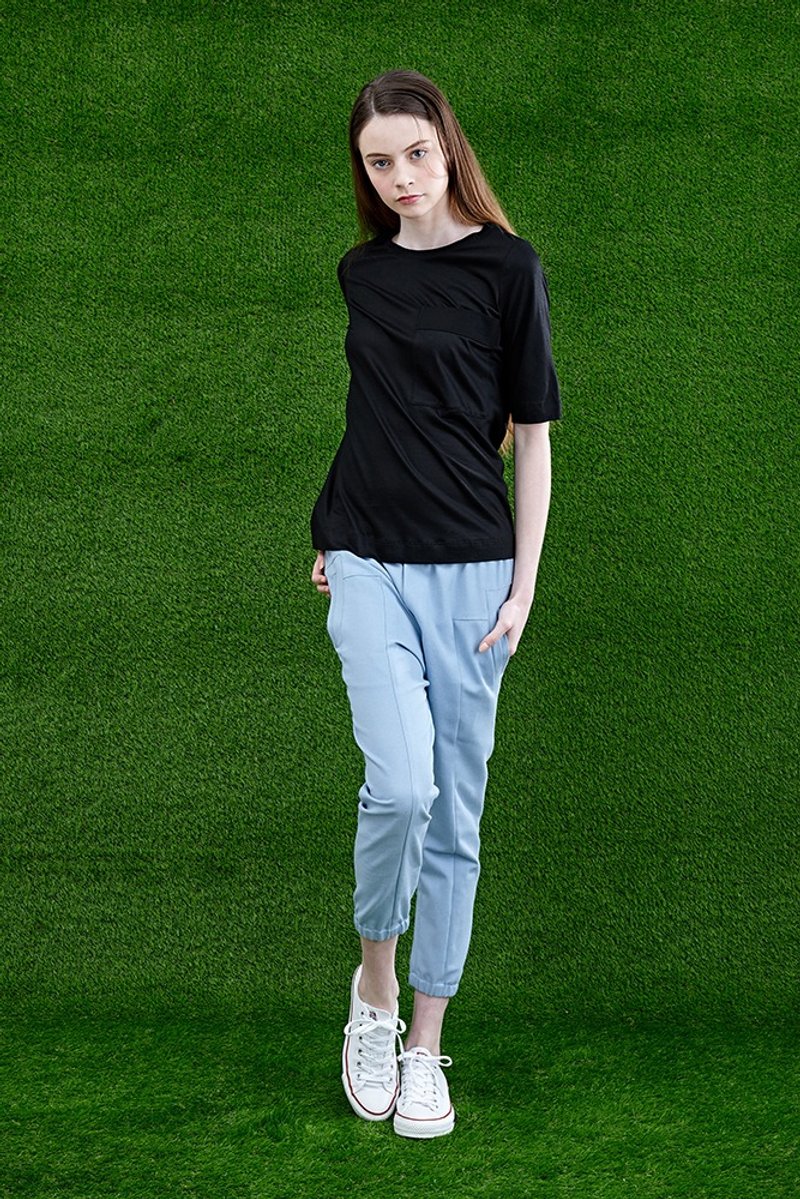 【换季特卖】黑色背部裸空上衣 - 女装上衣 - 棉．麻 黑色