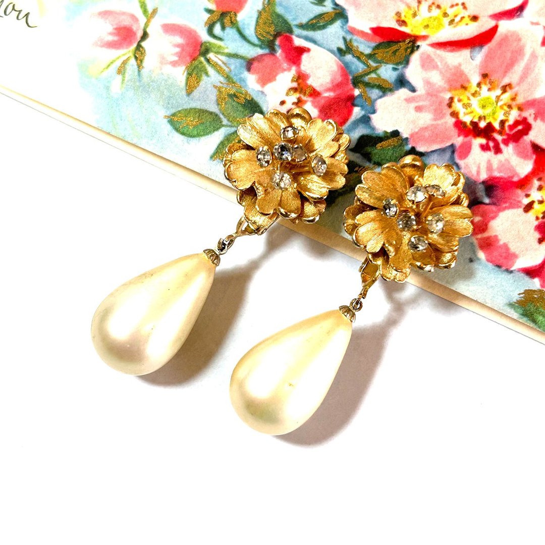 Marvella 70s Vintage flower drop earrings - 耳环/耳夹 - 其他金属 金色