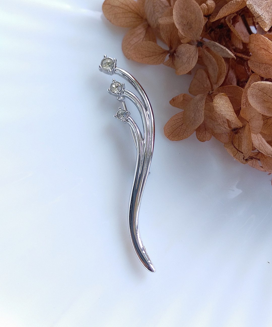 Vintage Jewelry 西洋古董饰品 银色调 小流线 小巧 别针 - 徽章/别针 - 其他金属 金色