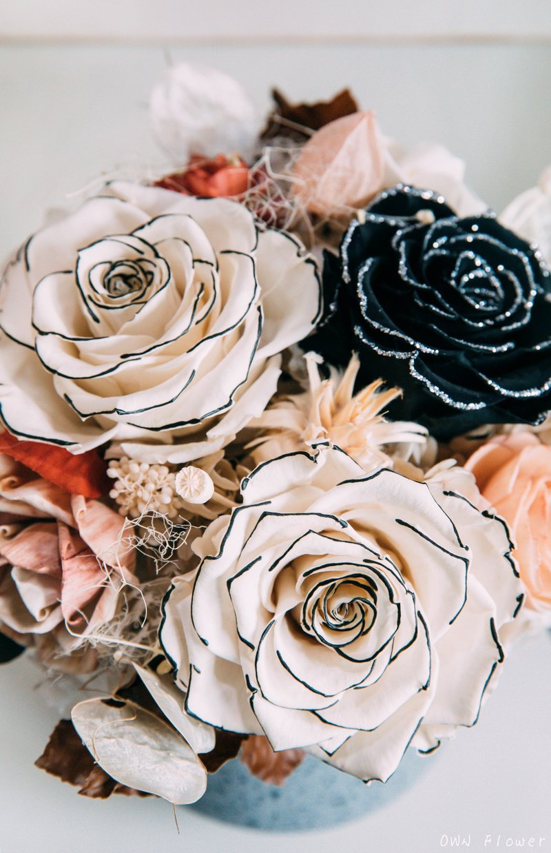 永生桌花/不凋盆花/花礼/盆花/开幕花礼/永生花礼/升迁/乔迁/贺礼 - 干燥花/捧花 - 植物．花 白色