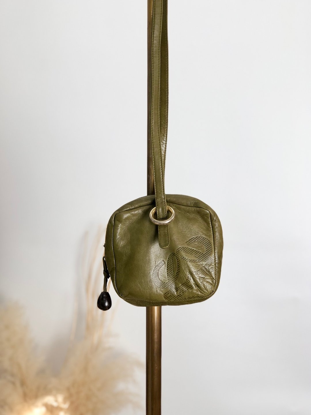 【日本直送，名牌二手包装】LOEWE 单肩包卡其Anagram Nappa 皮革 复古 Vintage Old 3fvsx5 - 侧背包/斜挎包 - 真皮 卡其色