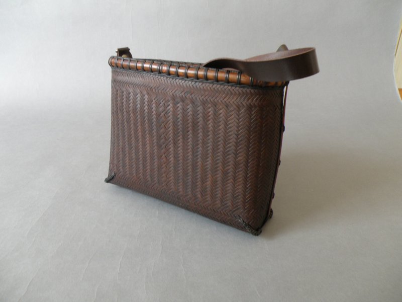 染制网代编织斜背包 - 侧背包/斜挎包 - 其他材质 咖啡色