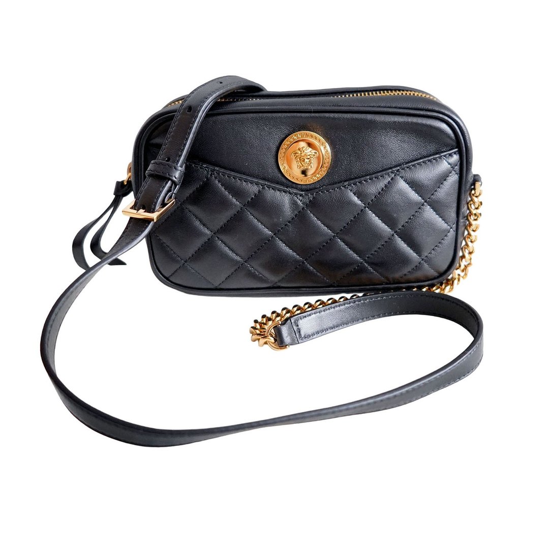 Sac Caméra en Cuir Agneau Noir Matelassé avec Logo Méduse - 侧背包/斜挎包 - 真皮 黑色