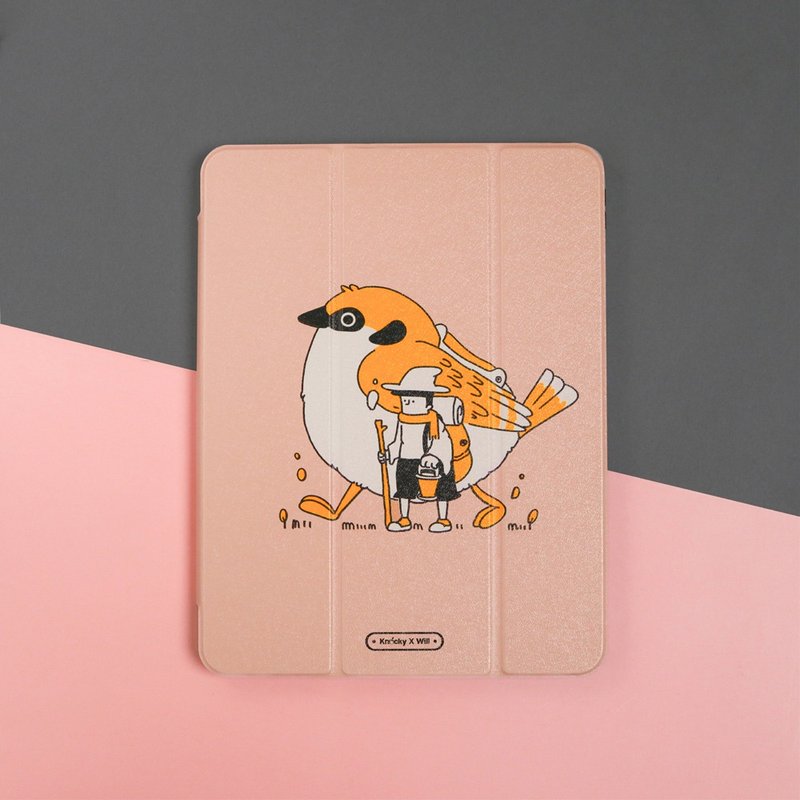 【限时特卖】iPad 插画家联名保护壳【麻雀商人】右侧笔槽款 - 平板/电脑保护壳 - 其他材质 粉红色