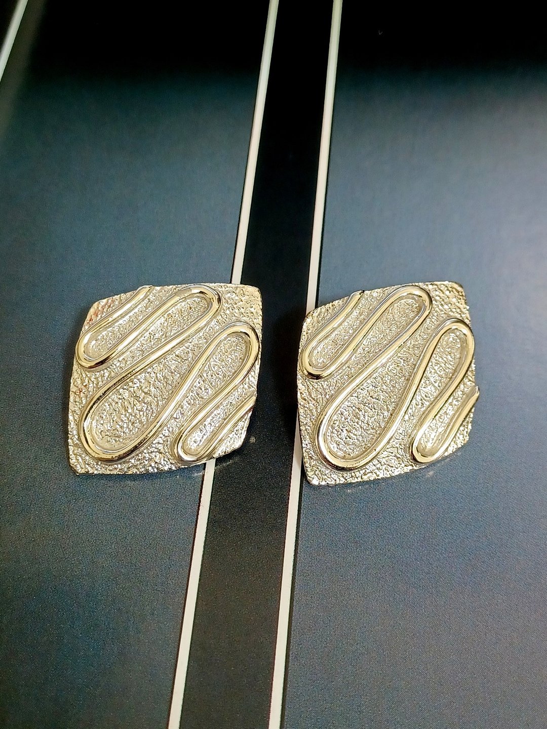 vintage jewelry    SARAH-COV 现代艺术风格图腾 夹式耳环 - 耳环/耳夹 - 其他金属 
