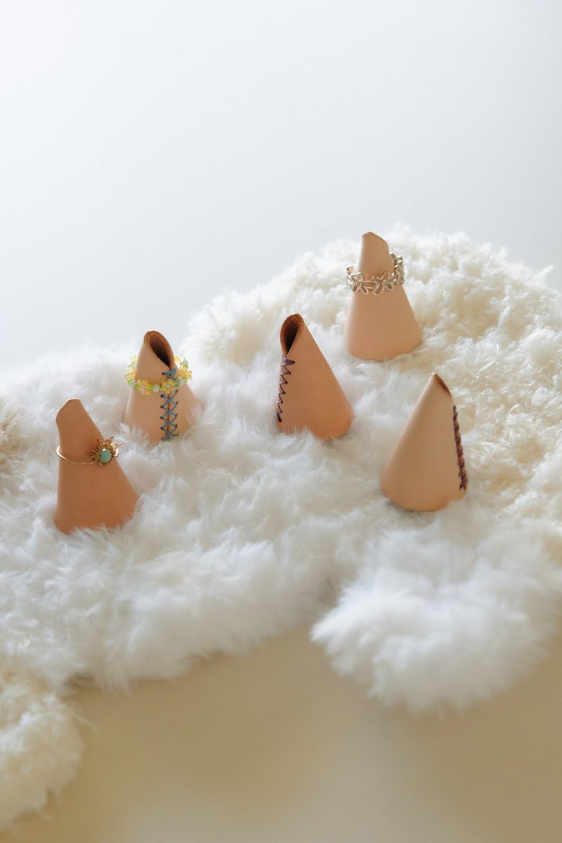 和服戒指座【戒指座/皮革/生活小物】 - 收纳用品 - 真皮 卡其色