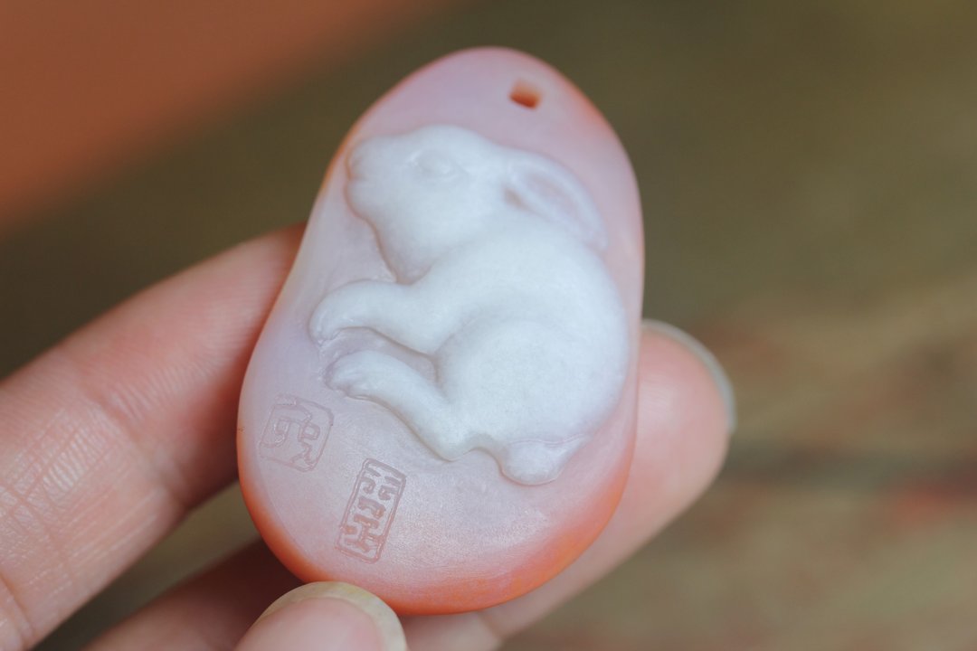 【玉兔呈祥】天然南红玛瑙 项链 吊饰 生肖挂件俏色巧雕 - 项链 - 玉石 红色