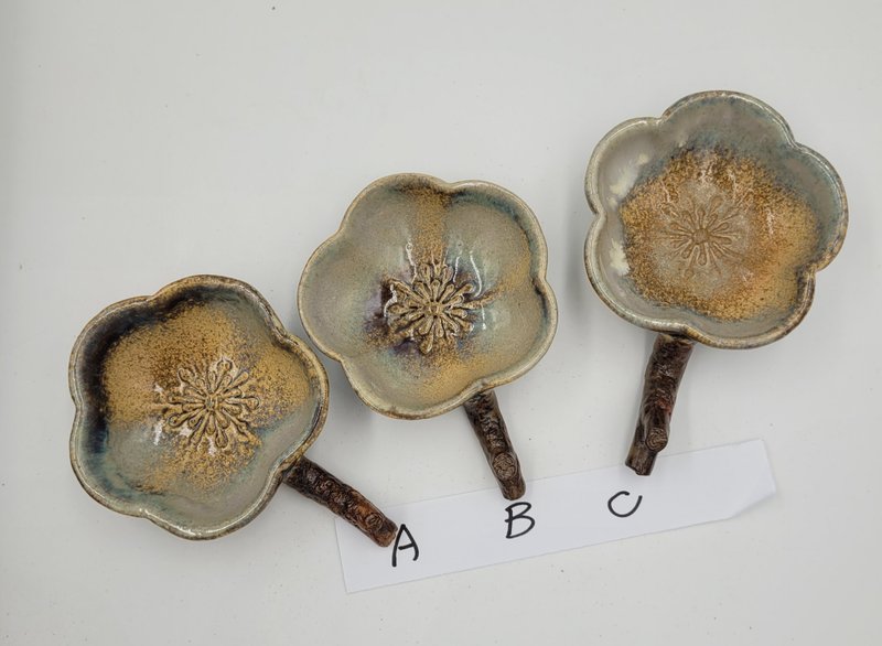 梅花系列- 附筷架小碟子 豆皿 酱料碟  书画墨池 - 浅碟/小碟子 - 陶 