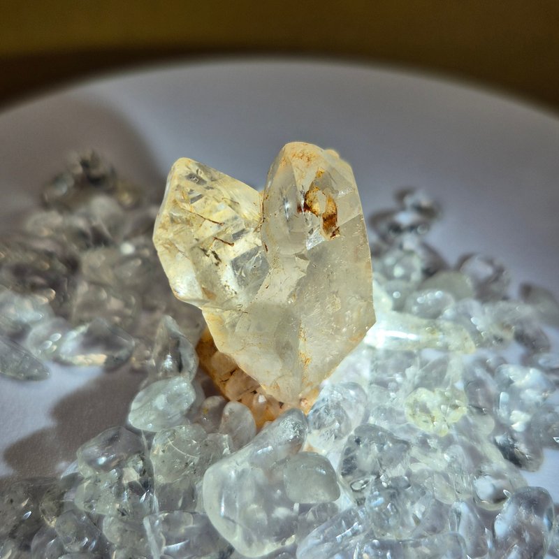 •爱心形红泥骸骨水晶• 水晶原矿 可作迷你聚宝盆 水晶盆栽 - 摆饰 - 水晶 透明