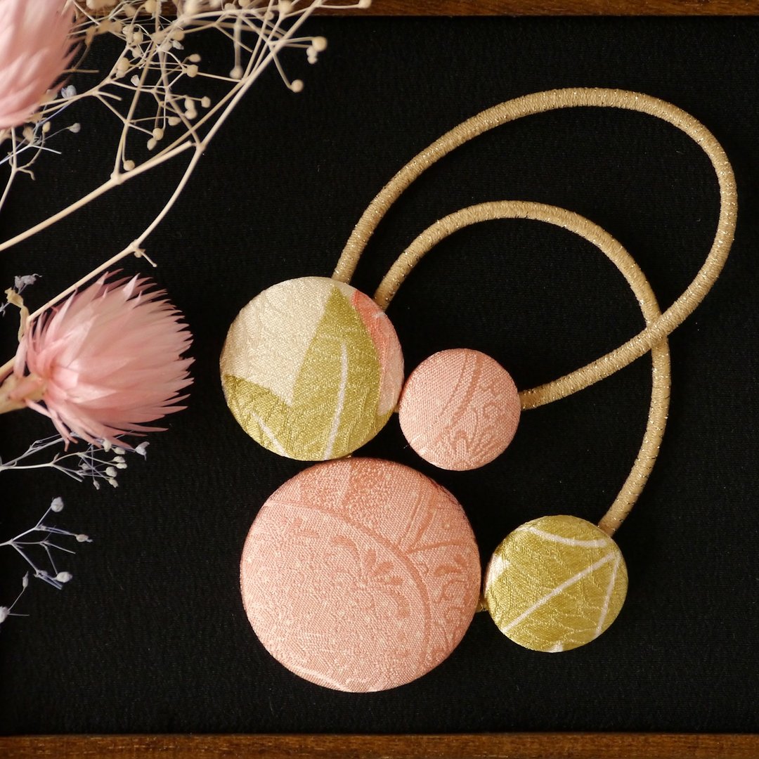 Happy hair ornament Kimono to Gomu Premium silk Fall leaves sentence - 发饰 - 丝．绢 粉红色