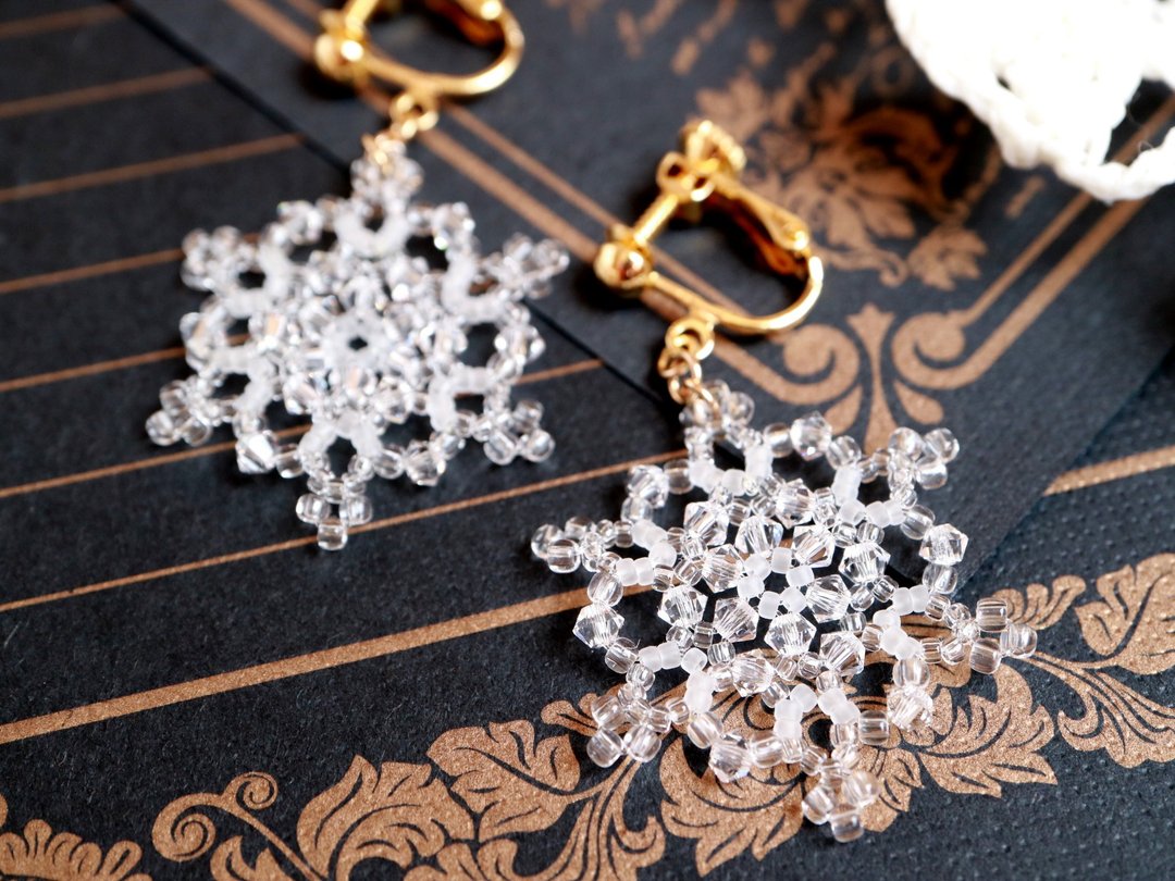 Snow Crystal Clip-On Delicate Austrian Crystal Glass Snow Flake Snow Snow Crystal Winter Elegant Christmas Lead Glass Lace Snow Flower White Transparent - 耳环/耳夹 - 玻璃 透明