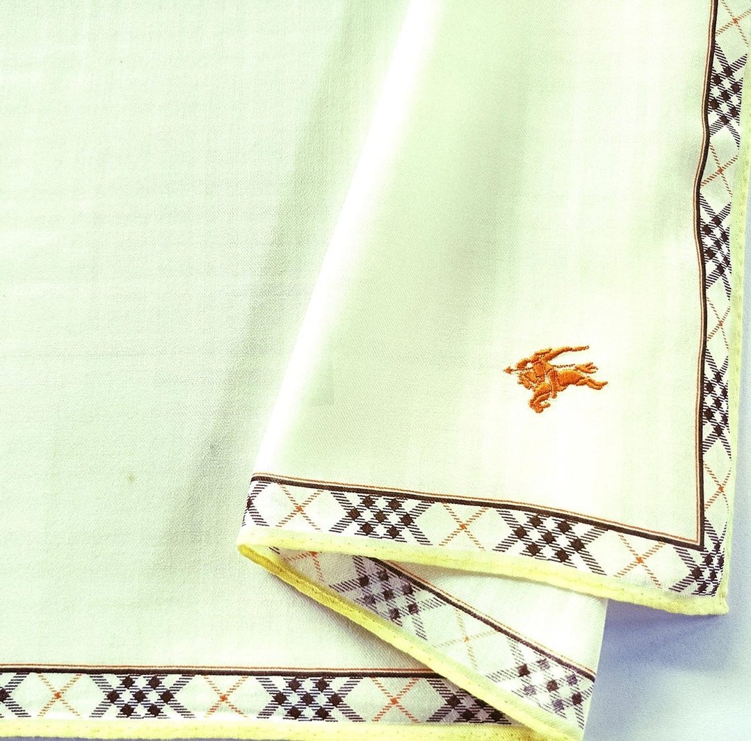 Burberry 古董手帕 黄色格纹边饰 20 x 19.5 英寸 - 手帕/方巾 - 棉 黄色