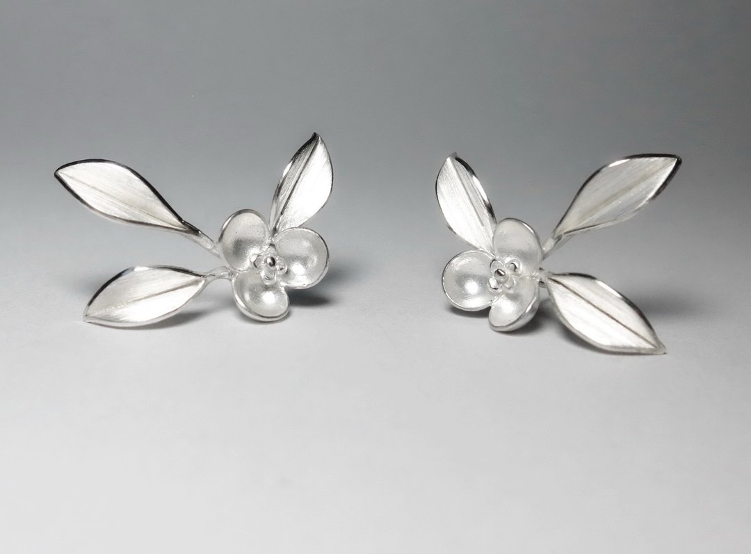 花与叶系列│花与叶纯银耳环| Silver . Handmade - 耳环/耳夹 - 纯银 银色