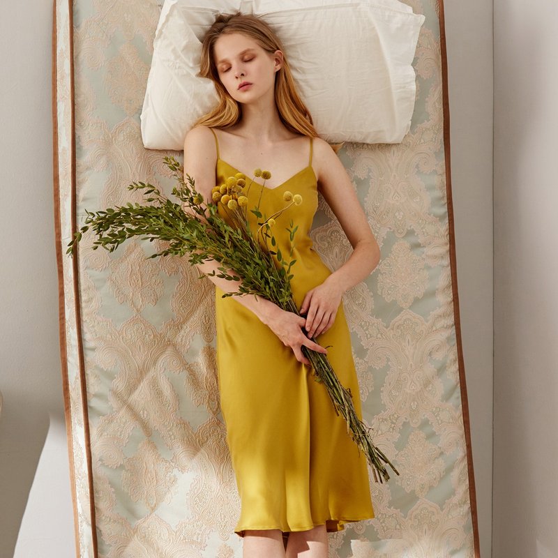 真丝睡裙吊带裙法式v领修身连衣裙简约设计打底裙女 - 居家服/睡衣 - 丝．绢 粉红色