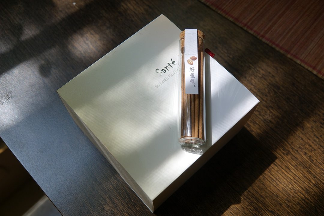 抚平惶惶不安的躁动 | 情绪保养线香 好哩哩 (30入)蓝莲花纯露版 - 香薰/精油/线香 - 植物．花 