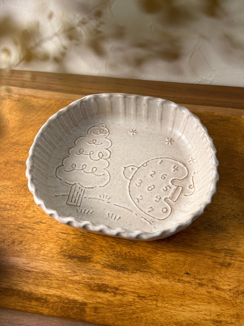 【 小丸 森林 浮雕 】 雪白釉色  波波 浮雕 深皿  盘 - 盘子/餐盘/盘架 - 陶 白色