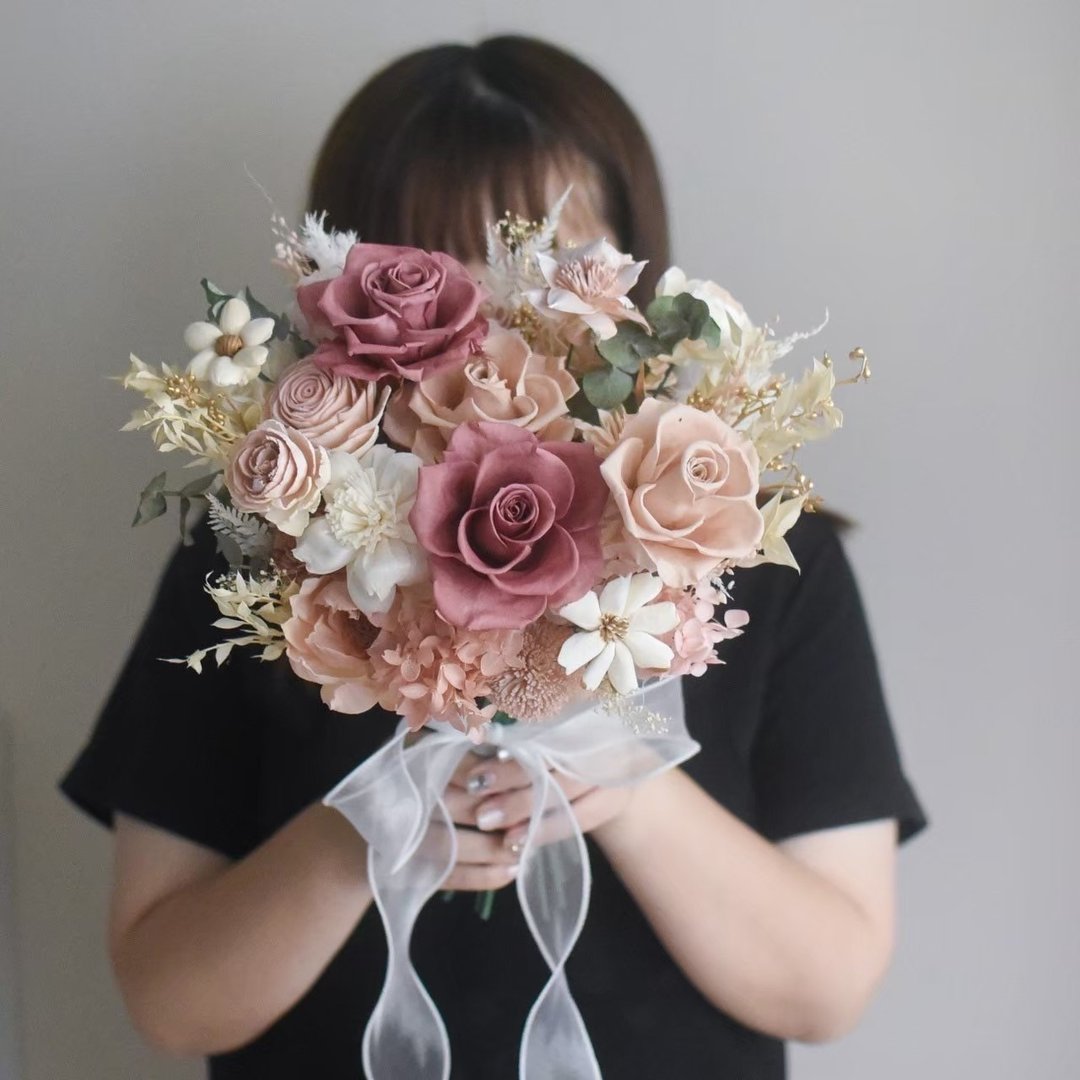 /粉白绿色新娘多层次捧花/新娘 婚礼布置 定制化 胸花 婚礼 婚摄 - 干燥花/捧花 - 植物．花 粉红色