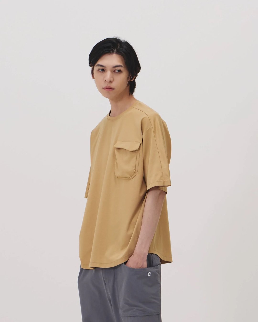 宽版口袋短 Tee (芥黄) - 男装上衣/T 恤 - 棉 卡其色