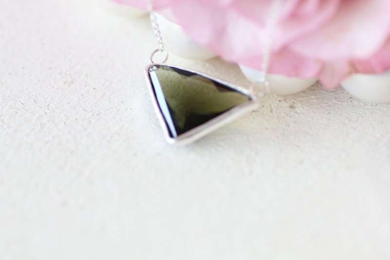 陨石摩尔达维亚吊坠 一块 - 项链 - 其他金属 绿色