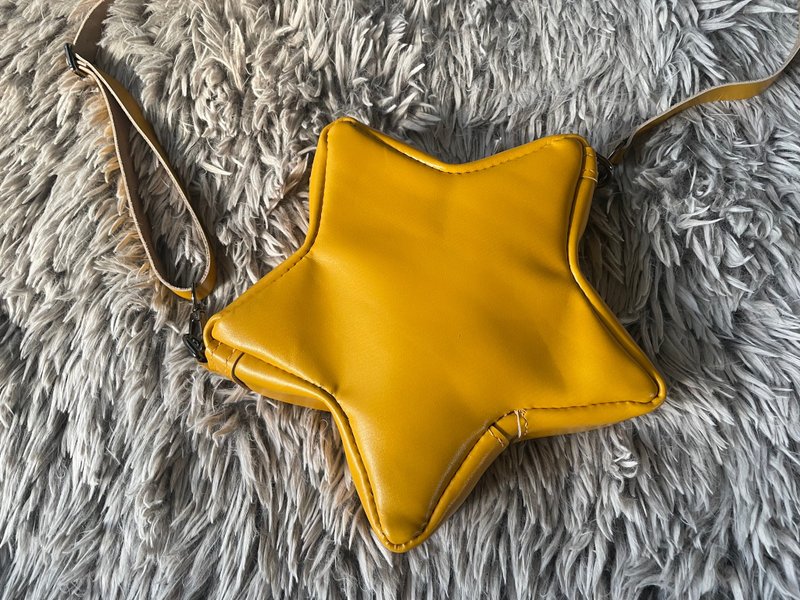 Ti 星星包 小废包 - 侧背包/斜挎包 - 真皮 黄色