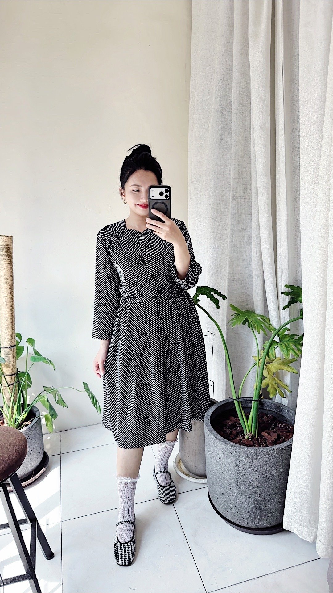 经典黑白斜纹薄料纺纱 长裙洋装连身裙连衣裙古着ドレス Dress - 洋装/连衣裙 - 聚酯纤维 黑色