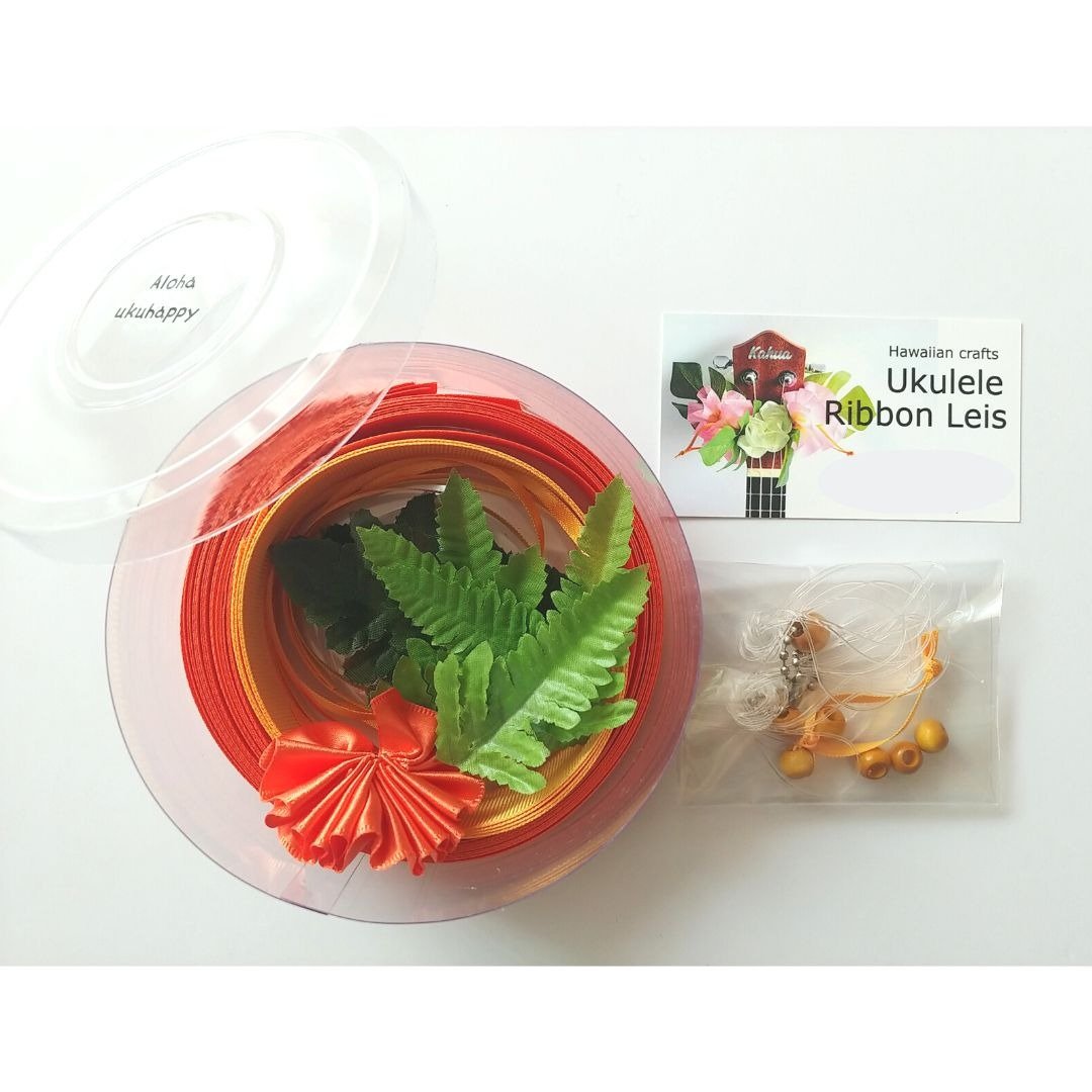 This DIY craft kit will be a lovely gift idea for Ukulele - 吉他配件 - 棉 橘色