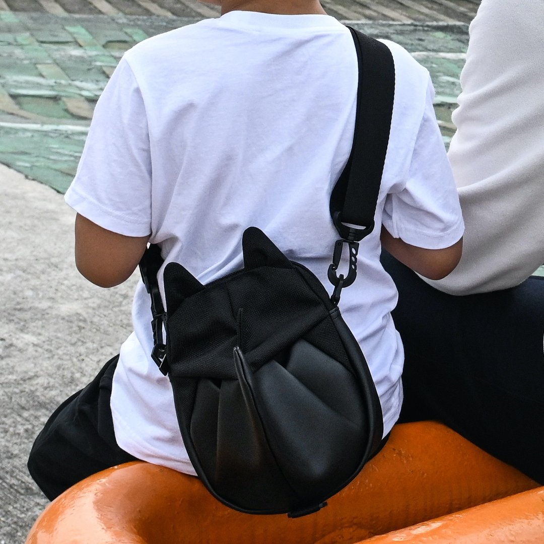 Black Rhino mini bag - 侧背包/斜挎包 - 其他人造纤维 黑色