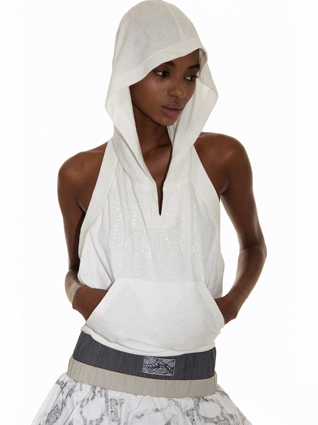 Pearl Hooded Vest 月珠 肌理感珍珠连帽背心上衣 - 女装背心 - 其他材质 白色