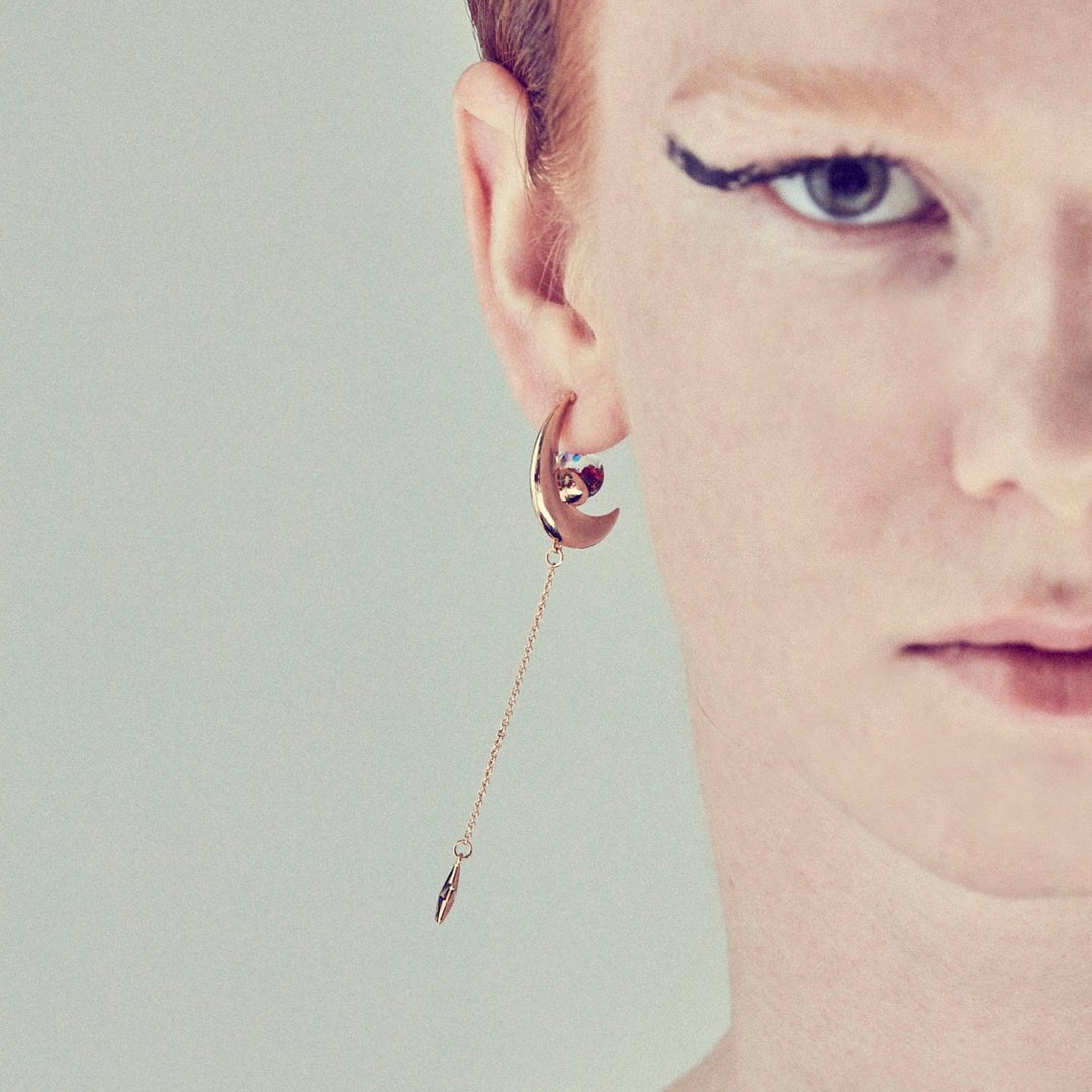 New Moon Snoeball Earrings (sailor venus) - 耳环/耳夹 - 玻璃 