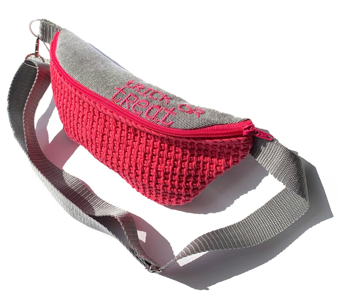 腰包 钩编腰包 刺绣腰包 Pink embroidered crocheted fanny pack Tunisian waist bag Banana bag - 侧背包/斜挎包 - 棉 粉红色