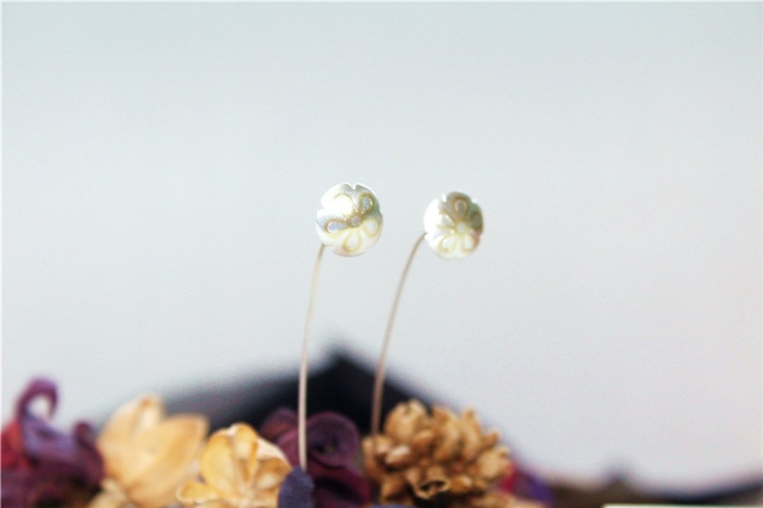 //象嵌黄铜小花耳环// S925纯银 手工银饰 文艺 清新 雅致 - 耳环/耳夹 - 纯银 银色