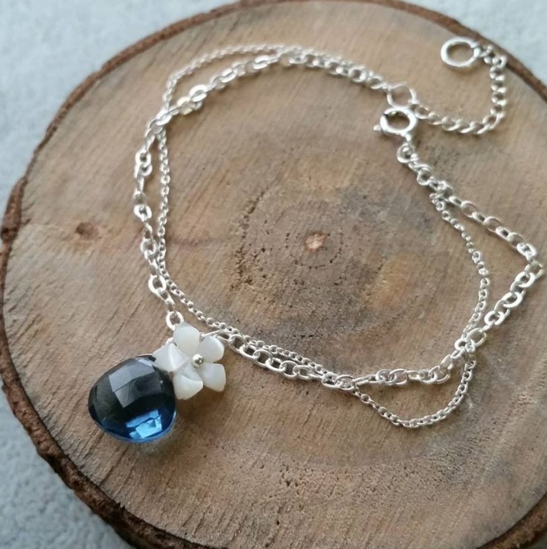 订制款 925 纯银 贝母樱花， 托帕石手链 Topaz &amp; mother pearl flower 925 silver bracelet - 手链/手环 - 宝石 蓝色