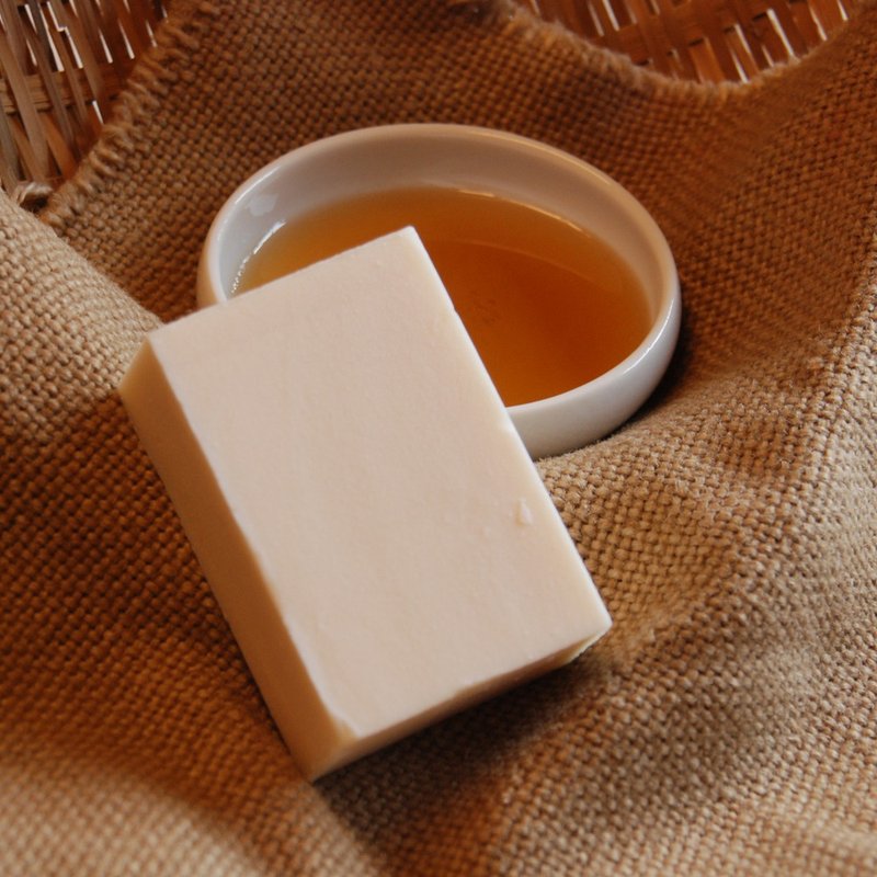 蜂蜜牛奶皂 Honey & Milk Soap - 肥皂/手工皂 - 其他材质 金色