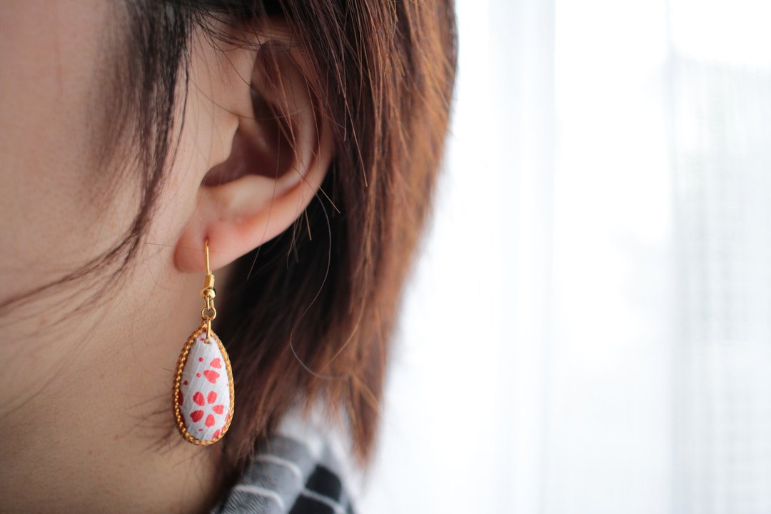 Japanese paper earrings earrings Teardrop White cherry tree - 耳环/耳夹 - 纸 白色
