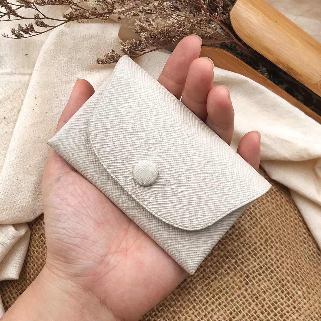 【零钱卡包】白色十字纹牛皮/万用杂物收纳包/简约随身小钱包 - 名片夹/名片盒 - 真皮 白色