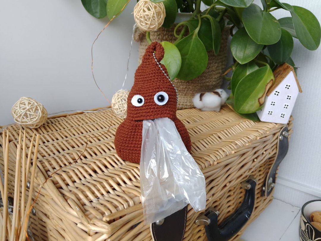 Crochet Poop bag holder, Dog waste bag holder, Dog poop emoji poop bag holder - 清洁/美容 - 棉．麻 咖啡色