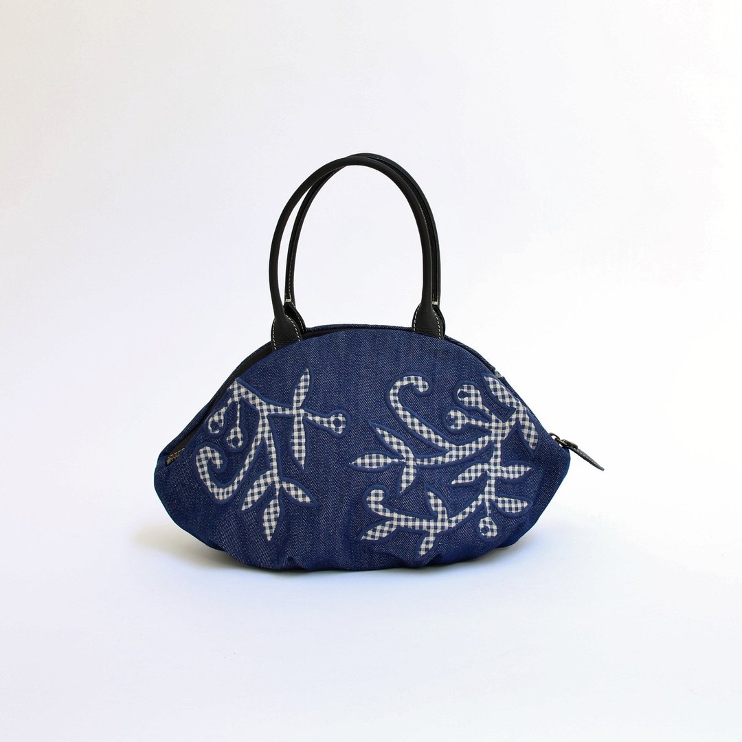 Wooden vine embroidery / almond bag - 手提包/手提袋 - 棉 蓝色