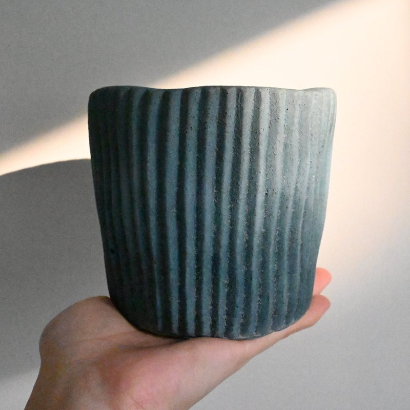 个性条纹圆身水泥花盆/11CM/水泥盆/泥作盆栽/侘寂/水泥 - 植栽/盆栽 - 水泥 