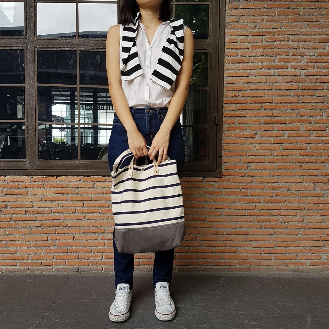 New Stripe Grey Canvas Tote // Daily bag // Shopping bag // Messenger bag. - 手提包/手提袋 - 棉 灰色