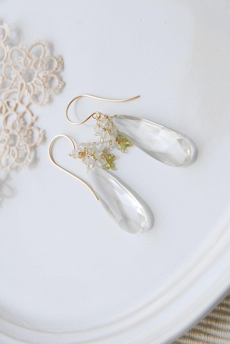 大颗水晶与绿色宝石花饰耳环 14kgf - 耳环/耳夹 - 水晶 绿色