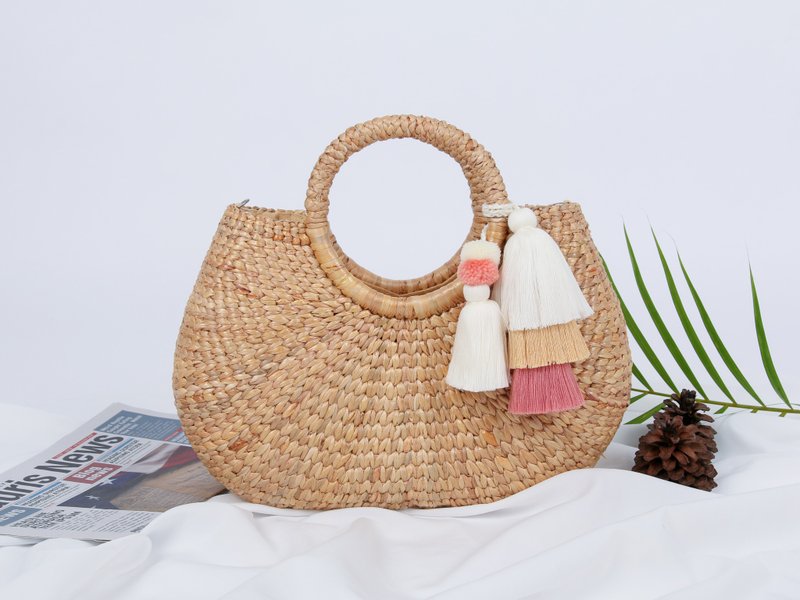 Straw Bag Crossbody Purse with Faux Leather Strap, Tassel, Handmade Woven Bag - 手提包/手提袋 - 其他材质 咖啡色
