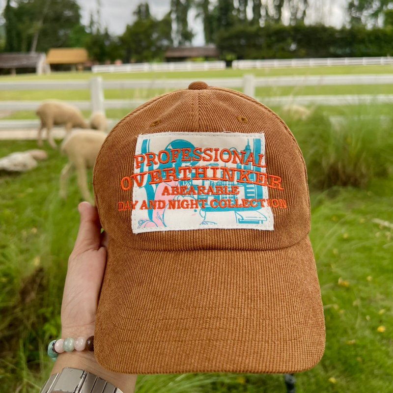 Day: Overthinker - 遇光变色帽 (日落前夕) - 帽子 - 棉．麻 咖啡色