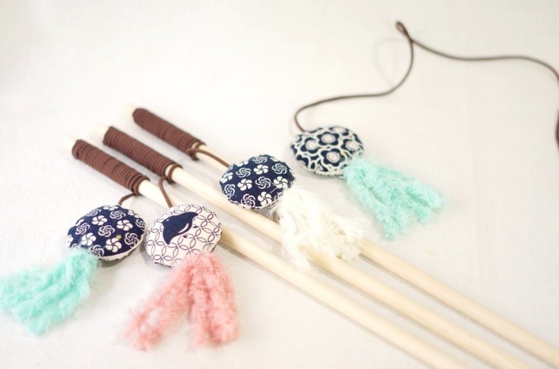 钓竿式原木流苏逗猫棒 - 玩具 - 棉．麻 卡其色