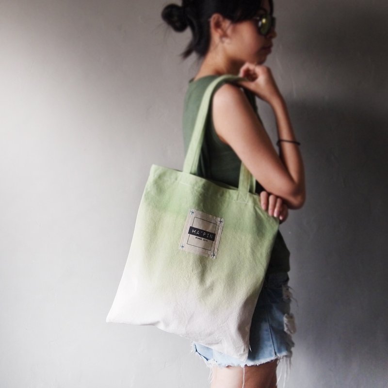 Ma'pin三代新托特 仲夏渐层染 嫩绿 / 短背带 棉帆布手染托特包 - 侧背包/斜挎包 - 棉．麻 绿色