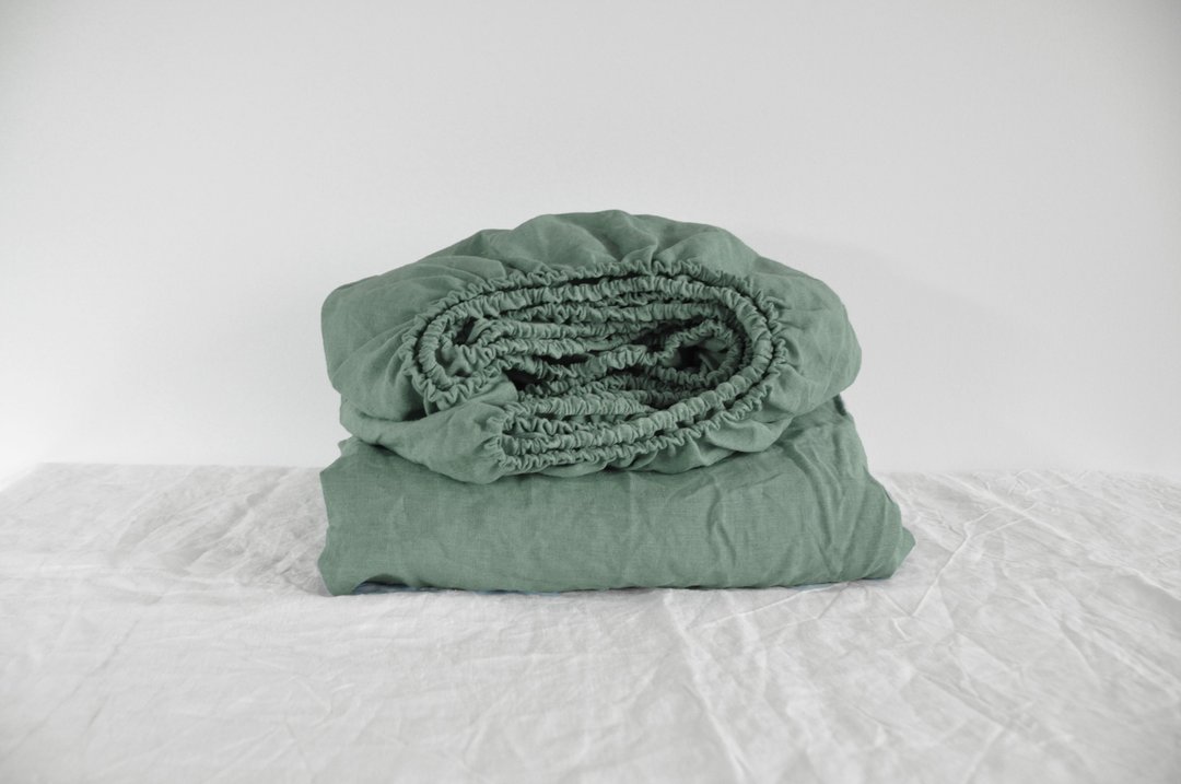 Gray sage linen fitted sheet / Softened linen bed sheet / Deep pocket - 寝具 - 亚麻 绿色